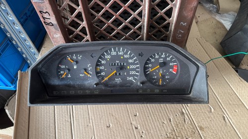 Mercedes w124 e200 - ,